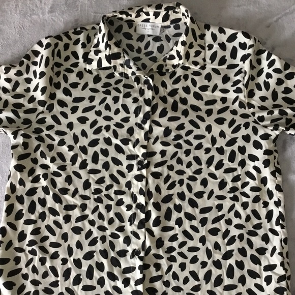 👚(bundle 4 items w/👚for $16) Button down blouse by Dress Forum - Picture 2 of 8
